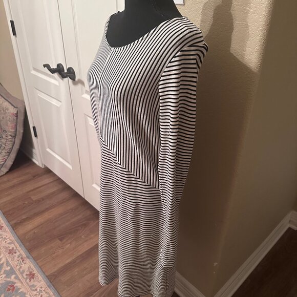 Blue Canoe Striped Tunic Dress -Black and White- Medium - Picture 2 of 8